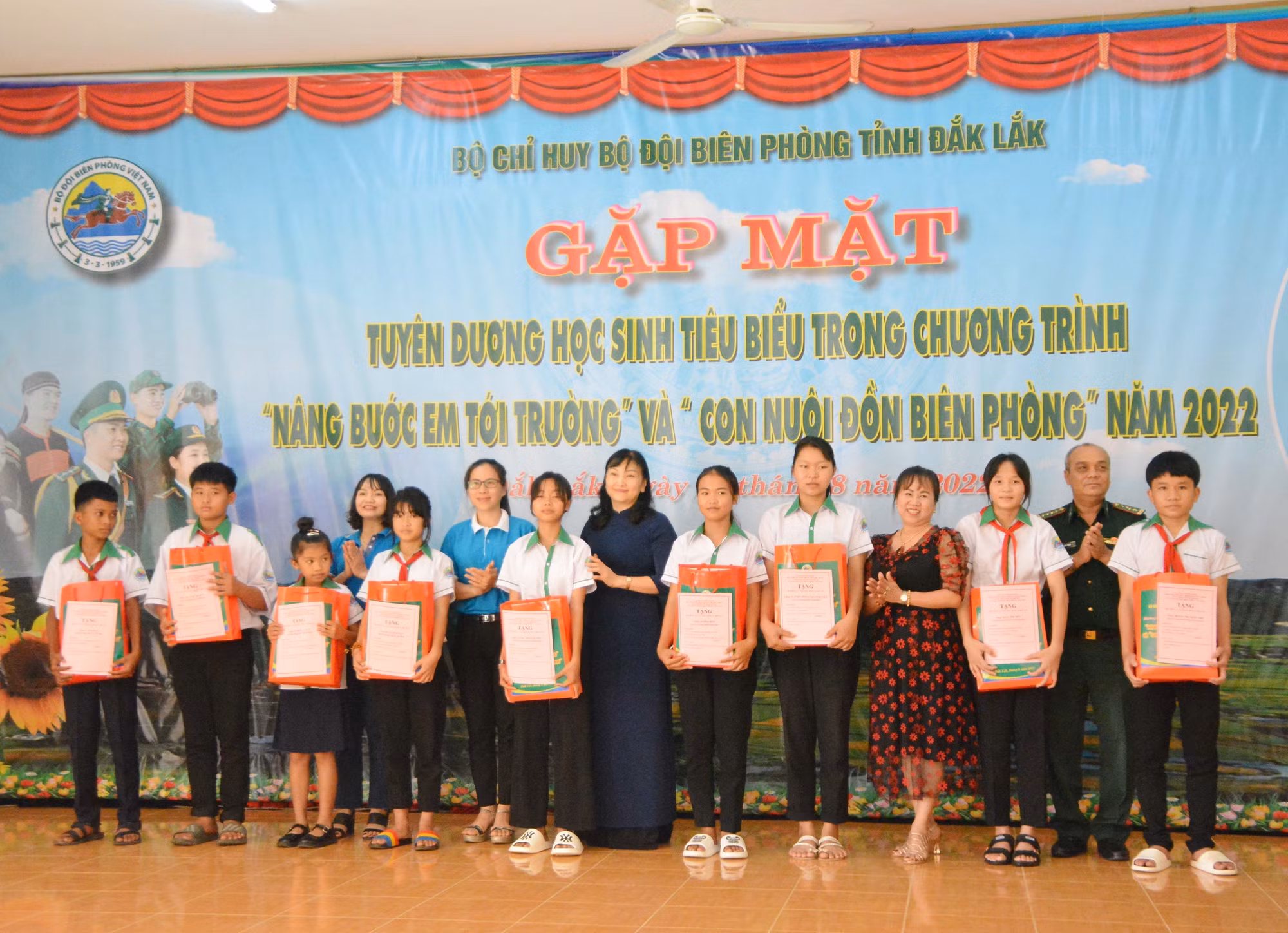 Bộ đội Biên phòng tỉnh Đắk Lắk chắp cánh ước mơ cho trẻ em vùng biên ảnh 2