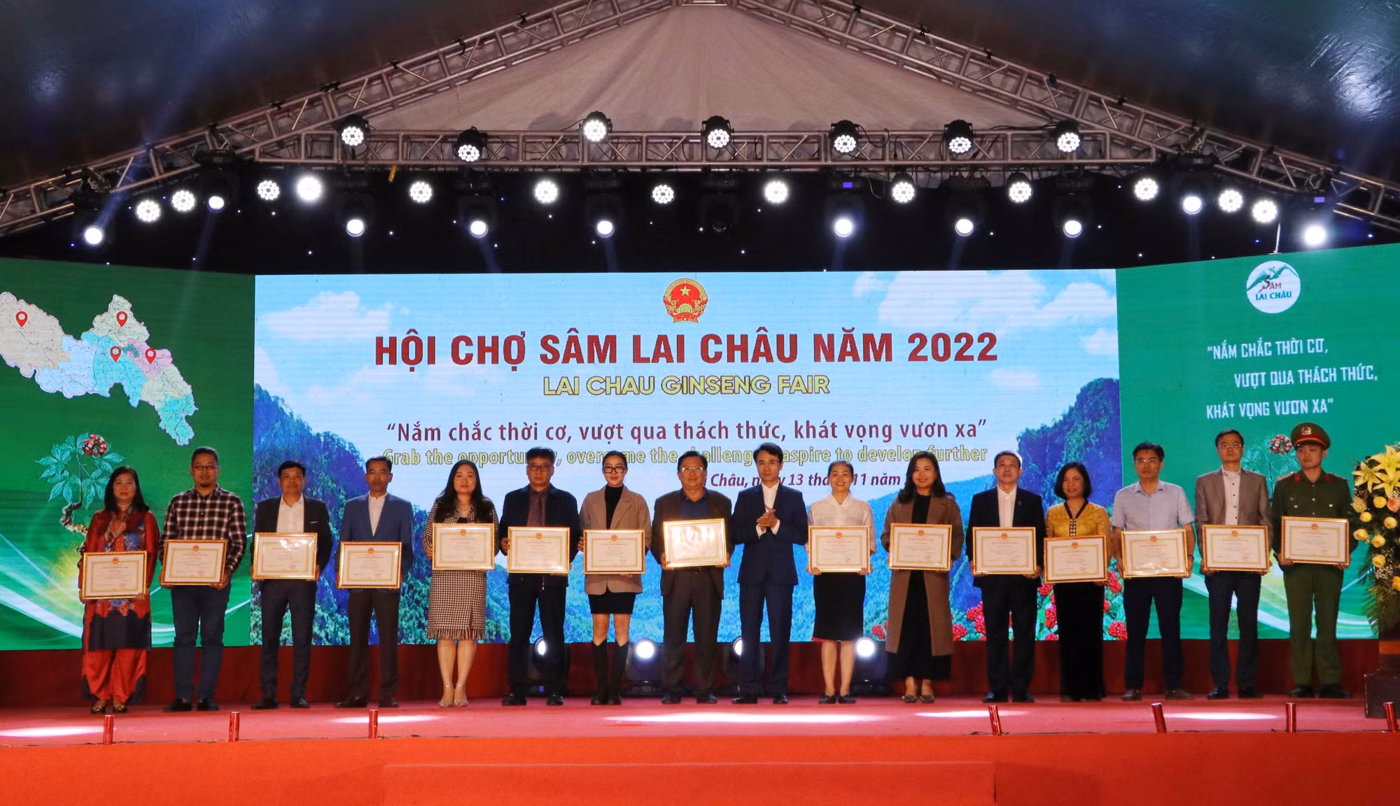 Bế mạc Hội chợ Sâm Lai Châu năm 2022 ảnh 1