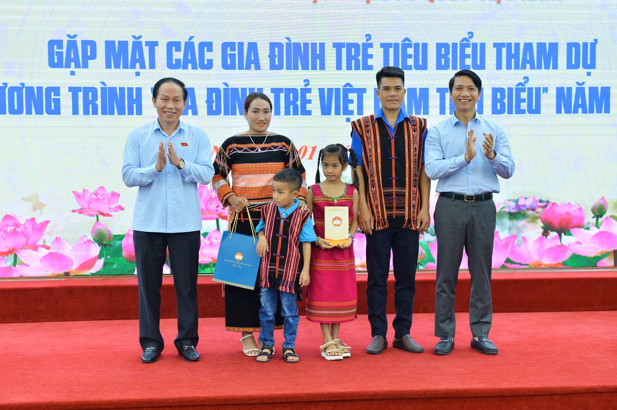 Lan tỏa giá trị tốt đẹp của gia đình Việt Nam ảnh 3