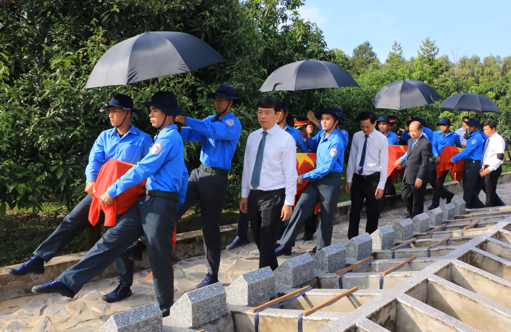 75 năm Ngày Thương binh - Liệt sĩ: ​Chuyện về những người tìm kiếm, quy tập hài cốt liệt sĩ ảnh 3