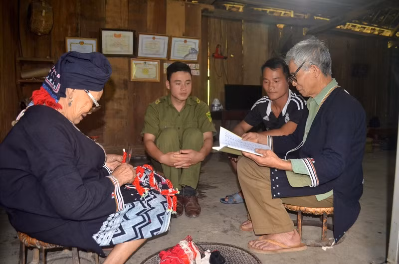 Hòa Bình phát huy vai trò của người có uy tín trong phong trào thi đua yêu nước ảnh 2