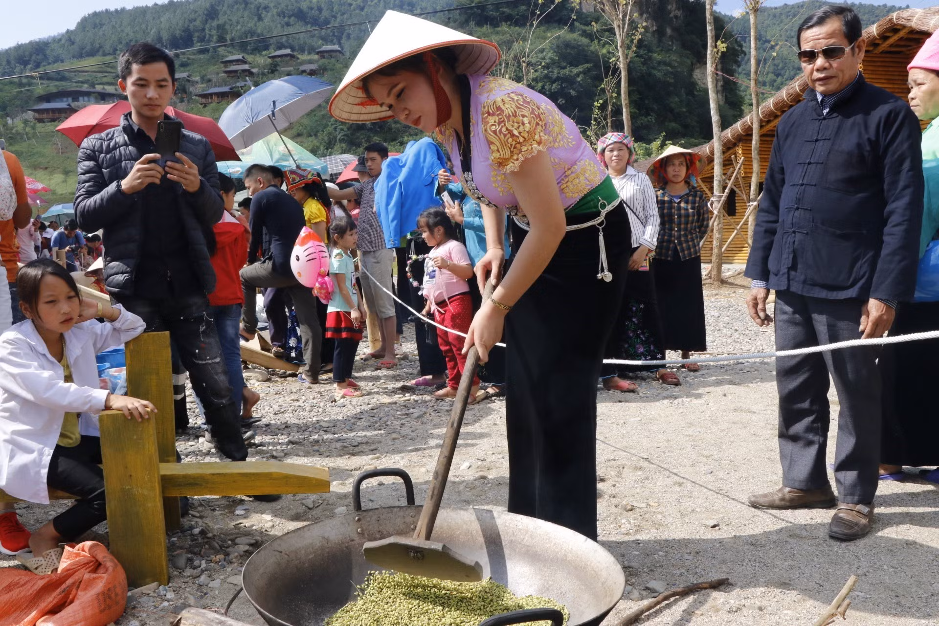 Sôi nổi Lễ hội cốm Tú Lệ ảnh 2