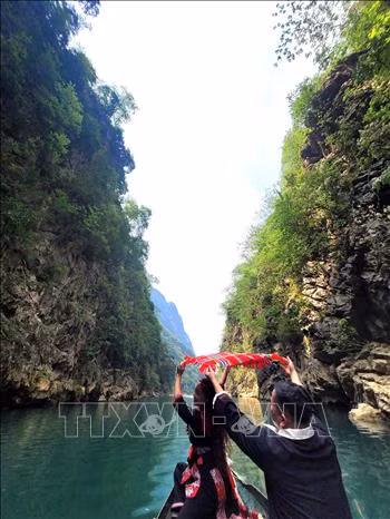 Bảo tồn nét đẹp văn hóa đặc sắc của phiên chợ "độc nhất vô nhị" Khâu Vai, Hà Giang ảnh 4