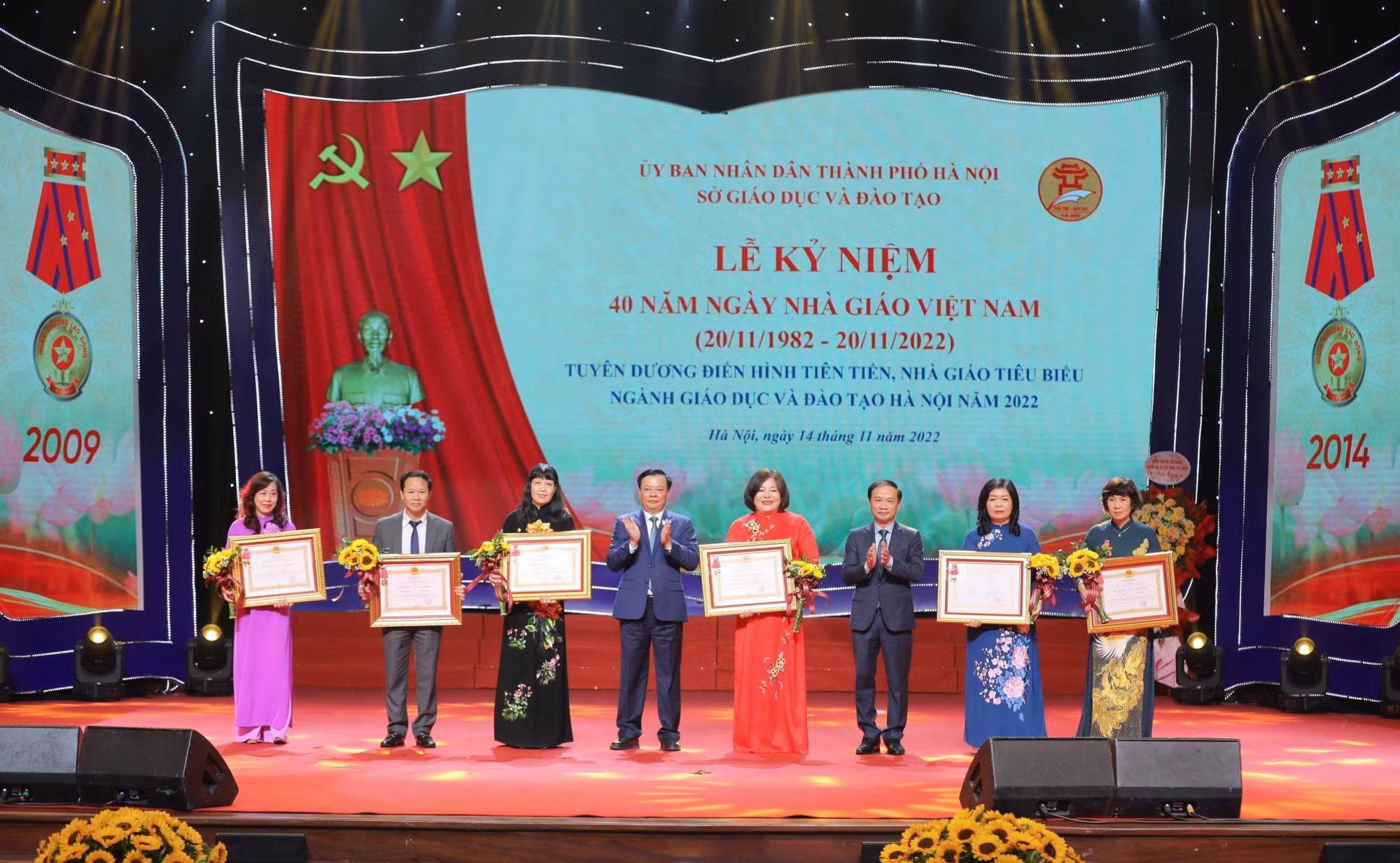 Nhân Ngày Nhà giáo Việt Nam 20/11: Tuyên dương các điển hình tiên tiến, nhà giáo mẫu mực Thủ đô ảnh 5