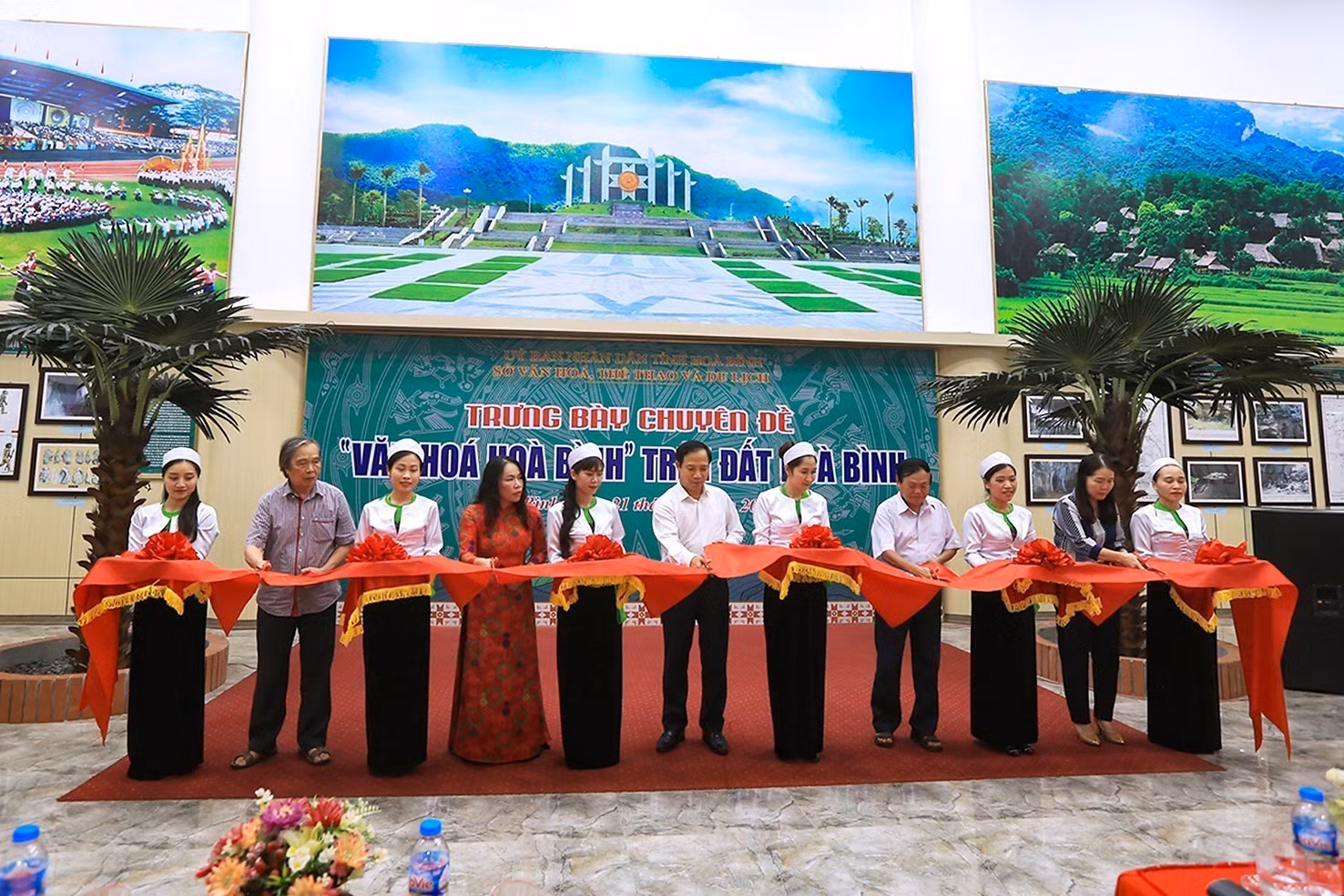 Triển lãm “Văn hóa Hòa Bình trên đất Hòa Bình” ảnh 1 Triển lãm “Văn hóa Hòa Bình trên đất Hòa Bình” ảnh 1