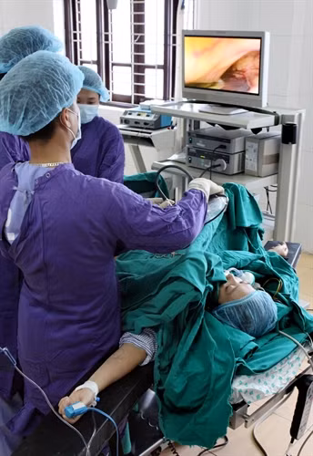 Trường THCS Quỳnh Mai, quận Hai Bà Trưng sử dụng hiệu quả 7% kinh phí được trích từ Quỹ BHYT cho hệ thống y tế trường học.