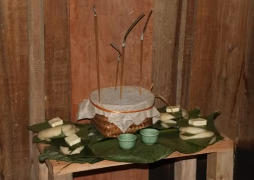 Bàn thờ Xử Ka.