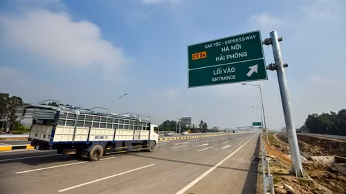 Dự án cao tốc Hà Nội-Hải Phòng được khởi công từ tháng 5/2008 với tổng đầu tư 45.487 tỷ đồng với tổng toàn tuyến dài 105,837km.