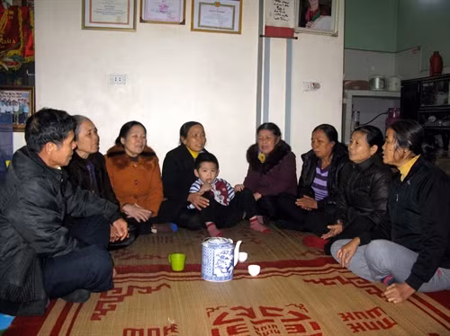 Một buổi tập hát của câu lạc bộ quan họ Hữu nghị. Ảnh: Dương Trí-TTXVN