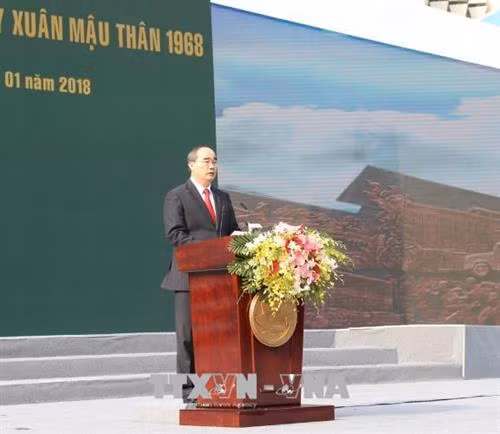 Đồng chí Nguyễn Thiện Nhân , Ủy viên Bộ Chính trị, Bí thư Thành ủy Thành phố Hồ Chí Minh đọc Diễn văn tại Lễ kỷ niệm. Ảnh: Trí Dũng - TTXVN