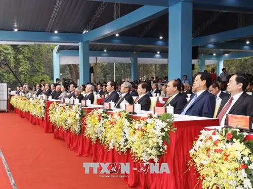 Các đồng chí lãnh đạo, nguyên lãnh đạo Đảng, Nhà nước và các đại biểu dự Lễ kỷ niệm. Ảnh: Trí Dũng - TTXVN