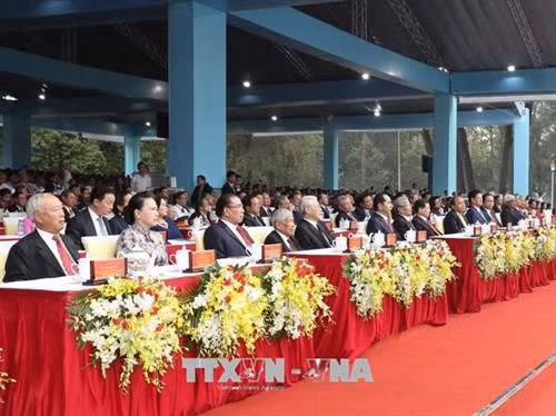 Các đồng chí lãnh đạo, nguyên lãnh đạo Đảng, Nhà nước và các đại biểu dự Lễ kỷ niệm. Ảnh: Trí Dũng - TTXVN