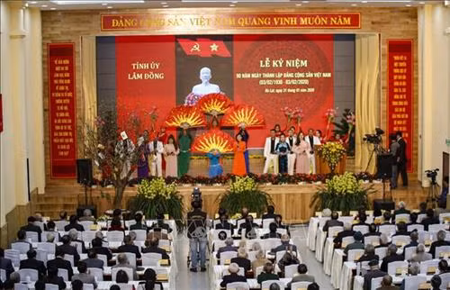 Lâm Đồng kỷ niệm 90 năm Ngày thành lập Đảng Cộng sản Việt Nam. Ảnh: Đặng Anh Tuấn - TTXVN