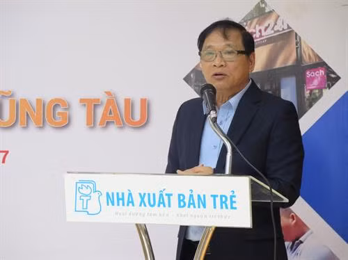 Ông Lê Hoàng – Phó Chủ tịch Hội Xuất bản Việt Nam – Văn phòng phía Nam, Giám đốc Công ty Đường Sách Thành phố Hồ Chí Minh phát biểu tại buổi gặp gỡ - công bố thông tin Đường sách Vũng Tàu