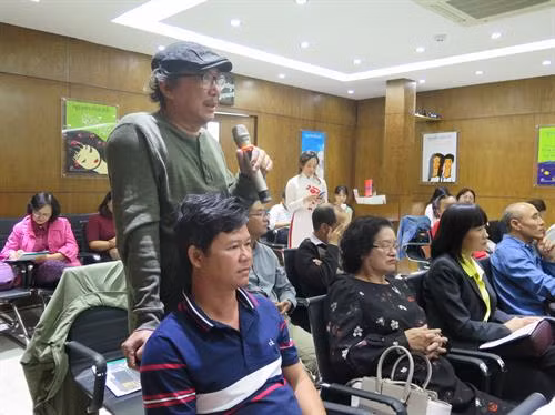 Đại diện các cơ quan báo chí và doanh nghiệp đặt câu hỏi, tìm hiểu thông tin về Đường sách Vũng Tàu