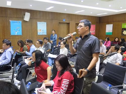 Đại diện các cơ quan báo chí và doanh nghiệp đặt câu hỏi, tìm hiểu thông tin về Đường sách Vũng Tàu