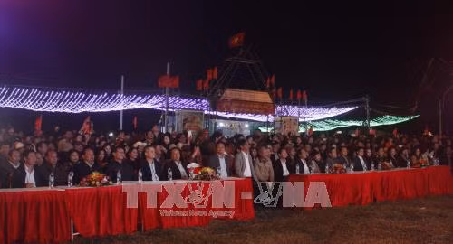Các đại biểu dự Lễ khai mạc Lễ hội hoa Dã quỳ - Núi lửa Chư Đang Ya năm 2017. Ảnh: Hồng Điệp – TTXVN