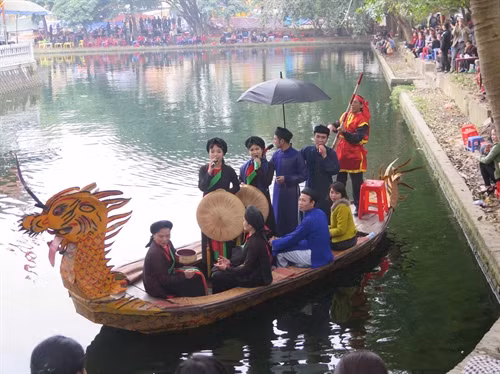 Hội Lim là lễ hội mang đậm bản sắc văn hóa của vùng quê Kinh Bắc – Bắc Niinh. Ảnh: Thái Hùng- TTXVN