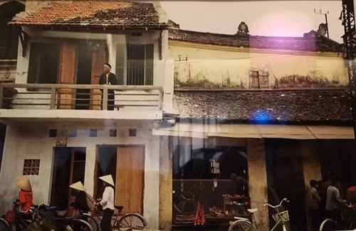 Phố Hàng Đào năm 1988. (Ảnh: Michel Blanchard)