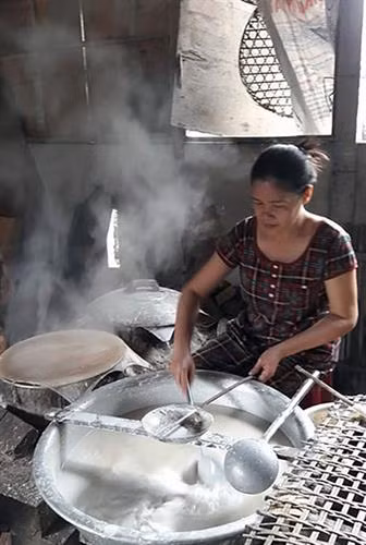 Làng nghề bánh tráng Túy Loan “đỏ lửa” đón Tết ảnh 4