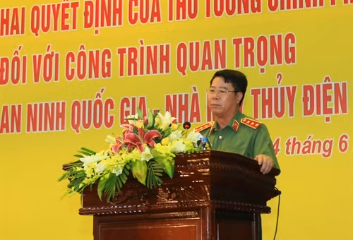 Thượng tướng Bùi Văn Nam, Thứ trưởng Bộ Công an phát biểu tại hội nghị. Ảnh: Ngọc Hà - TTXVN