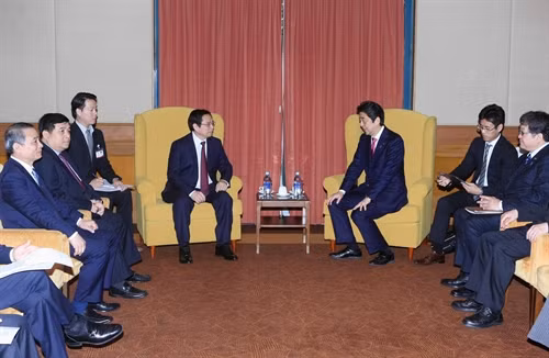 Sáng 17/1/2017, tại Hà Nội, Thủ tướng Nhật Bản Shinzo Abe tiếp Trưởng ban Tổ chức Trung ương, Chủ tịch nhóm Nghị sỹ Hữu nghị Việt - Nhật. Ảnh: Phạm Kiên - TTXVN