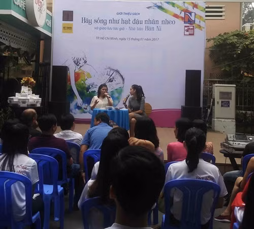 Giao lưu và và ra mắt sách “Hãy sống như hạt đậu nhăn nheo” với tác giả Hàn Ni