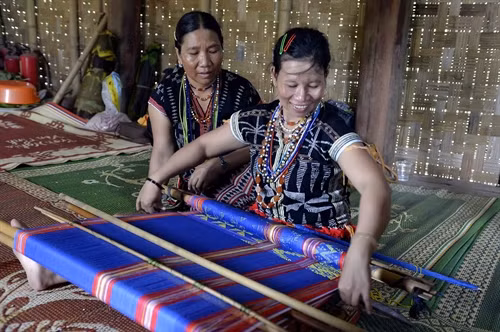 Nghề dệt vải truyền thống của dân tộc Cơ-tu