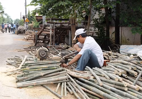 Nghề sản xuất bàn, ghế, thang tre