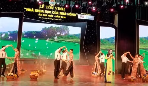 Các tiết mục văn nghệ tại buổi Lễ. Ảnh: Hoàng Hải