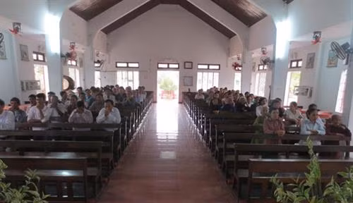 Nhà thờ Giáo xứ Bố Liêu. Ảnh : giaoxugiaohovietnam.com