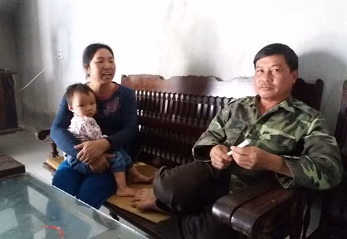Ông Đinh Văn Minh được đoàn làm phim mời tham gia thử vai trong bộ phim. Ảnh: Ninh Đức Phương- TTXVN