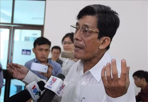 Ông Lê Văn Lung, người có đất bị thu hồi sai bày tỏ quan điểm tại buổi tiếp dân. Ảnh: Trần Xuân Tình - TTXVN