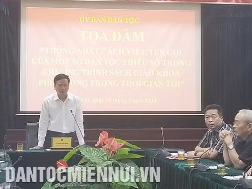 TS. Phan Văn Hùng, Thứ trưởng, Phó Chủ nhiệm UBDT phát biểu tại buổi tọa đàm. Ảnh: Hoàng Tâm