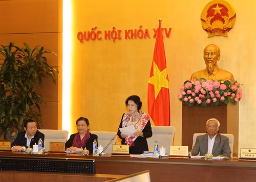Chủ tịch quốc hội Nguyễn Thị Kim Ngân phát biểu bế mạc Phiên họp thứ 5 của Ủy ban Thường vụ Quốc hội khóa XIV.. Ảnh: Trọng Đức – TTXVN