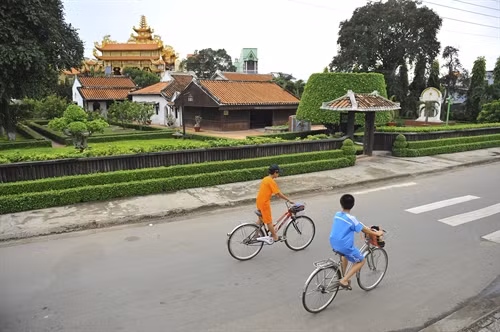 Toàn cảnh Trường Dục Thanh được xây dựng năm 1907 (cùng năm xây dựng với trường Đông Kinh Nghĩa Thục) nằm ở làng Thành Đức (ngày nay là nhà số 39 phố Trưng Nhị, phường Đức Nghĩa, Phan Thiết).