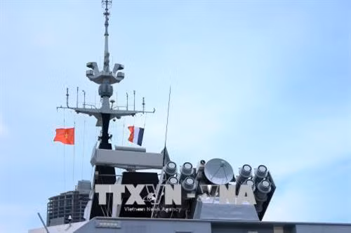 Hệ thống vũ khí hiện đại được trang bị trên tàu tàu hộ tống Surcouf. Ảnh: Xuân Khu-TTXVN