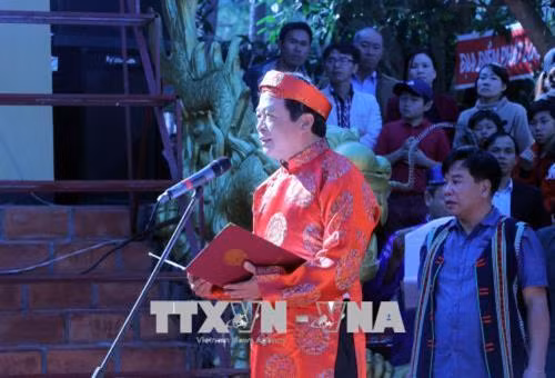 Ông Đoàn Văn Việt, Chủ tịch UBND tỉnh Lâm Đồng đọc Chúc văn trong buổi lễ. Ảnh: Quốc Hùng - TTXVN