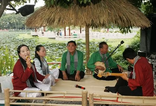 Biểu diễn đờn ca tài tử