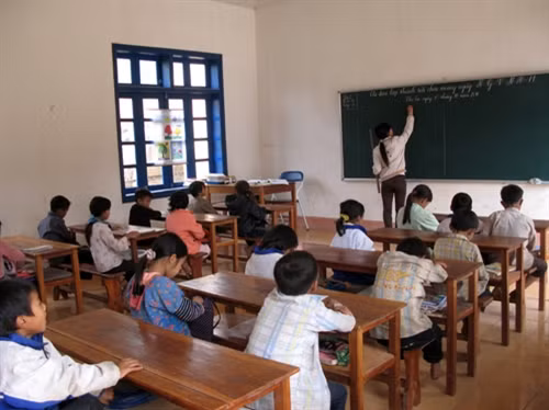 Nâng cao chất lượng giáo dục cho vùng dân tộc rất ít người ảnh 2