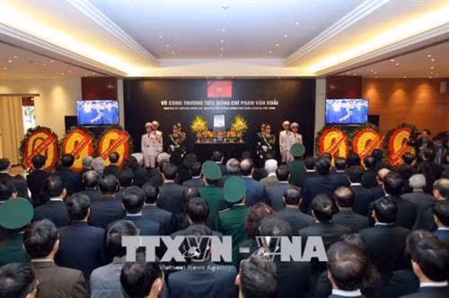 Các đồng chí lãnh đạo, nguyên lãnh đạo Đảng, Nhà nước dự Lễ truy điệu đồng chí Phan Văn Khải. Ảnh: TTXVN