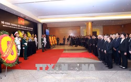 Các đồng chí lãnh đạo, nguyên lãnh đạo Đảng, Nhà nước dự Lễ truy điệu đồng chí Phan Văn Khải. Ảnh: TTXVN