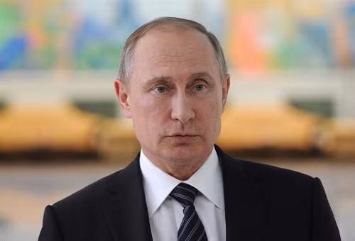 Tổng thống Nga Vladimir Putin trong cuộc họp báo sau Hội nghị Tổ chức Hợp tác Thượng Hải (SCO) ở Tashkent, Uzbekistan, ngày 24/6. EPA/ TTXVN