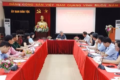 Toàn cảnh buổi họp.