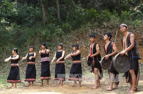 Khám phá văn hóa độc đáo của người Mơ-nâm tại Kon Tum ảnh 1