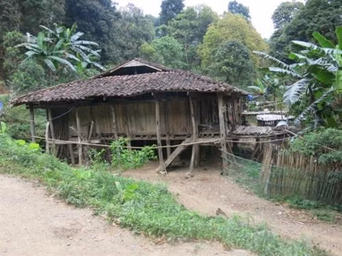 Nhà sàn của người Lô Lô