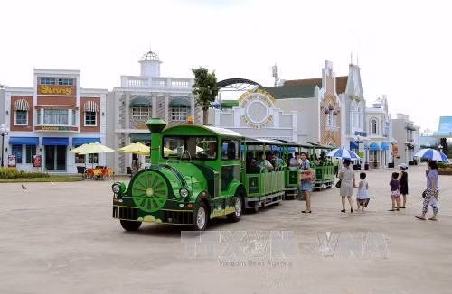 Khu liên hợp nghỉ dưỡng – giải trí Vinpearl Phú Quốc thuộc Tập đoàn Vingroup có tổng diện tích trên 300ha; quần thể nghỉ dưỡng – giải trí 5 sao theo tiêu chuẩn quốc tế đầu tiên và quy mô lớn nhất trên đảo. Ảnh: An Hiếu – TTXVN.