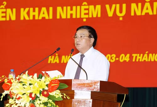 Giáo sư, Tiến sỹ Nguyễn Xuân Thắng- Ủy viên Trung ương Đảng, Giám đốc Học viện Chính trị Quốc gia Hồ Chí Minh phát biểu khai mạc hội nghị. Ảnh: Nguyễn Dân – TTXVN