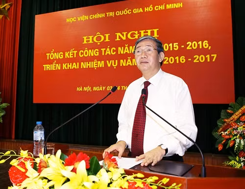 Đồng chí Đinh Thế Huynh, Uỷ viên Bộ Chính trị, Thường trực Ban Bí thư phát biểu chỉ đạo hội nghị. Ảnh: Nguyễn Dân – TTXVN