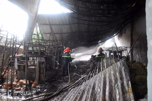 Hiện trường vụ hỏa hoạn. Ảnh: Mạnh Linh- TTXVN